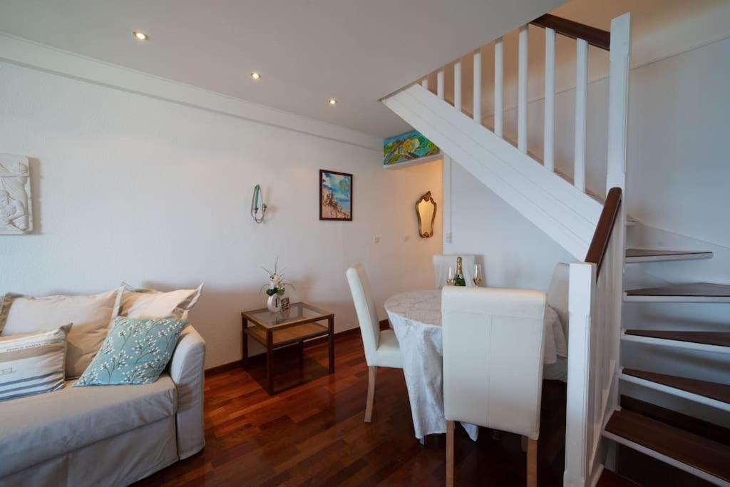 La Prom - A Two Bedroom Apartment With A Sea View Nisa Exterior foto