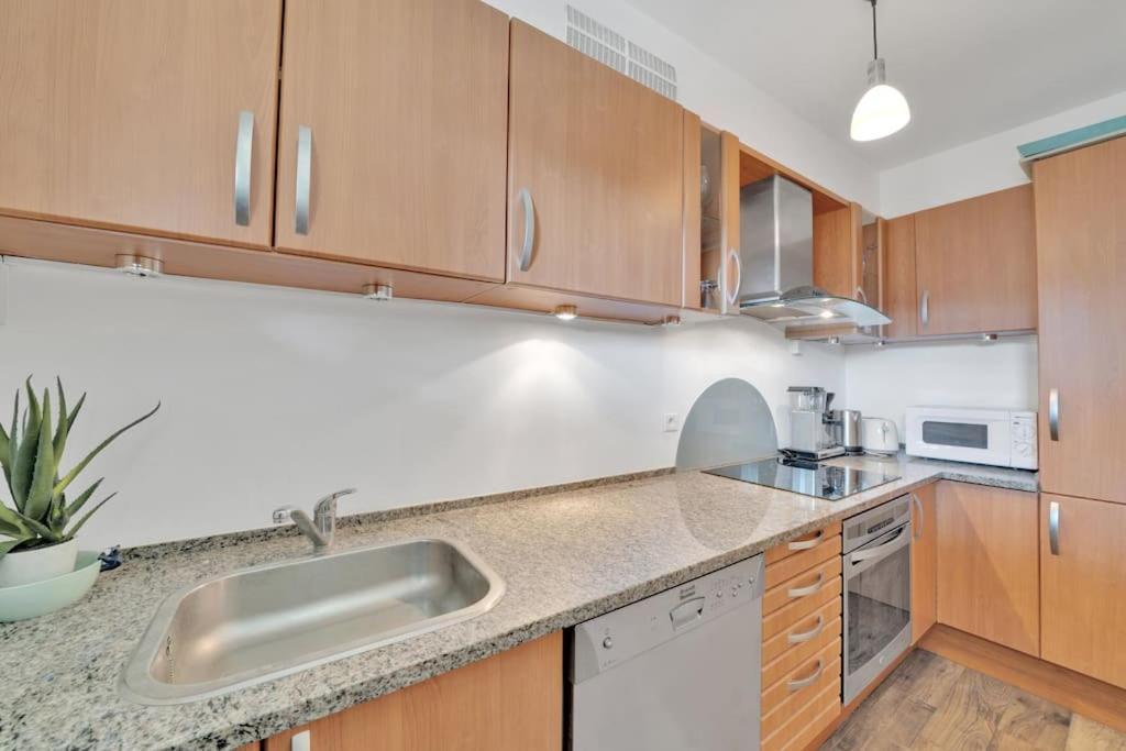 La Prom - A Two Bedroom Apartment With A Sea View Nisa Exterior foto